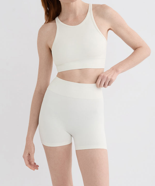 Performance Mid Rise 2" Short - Pearl