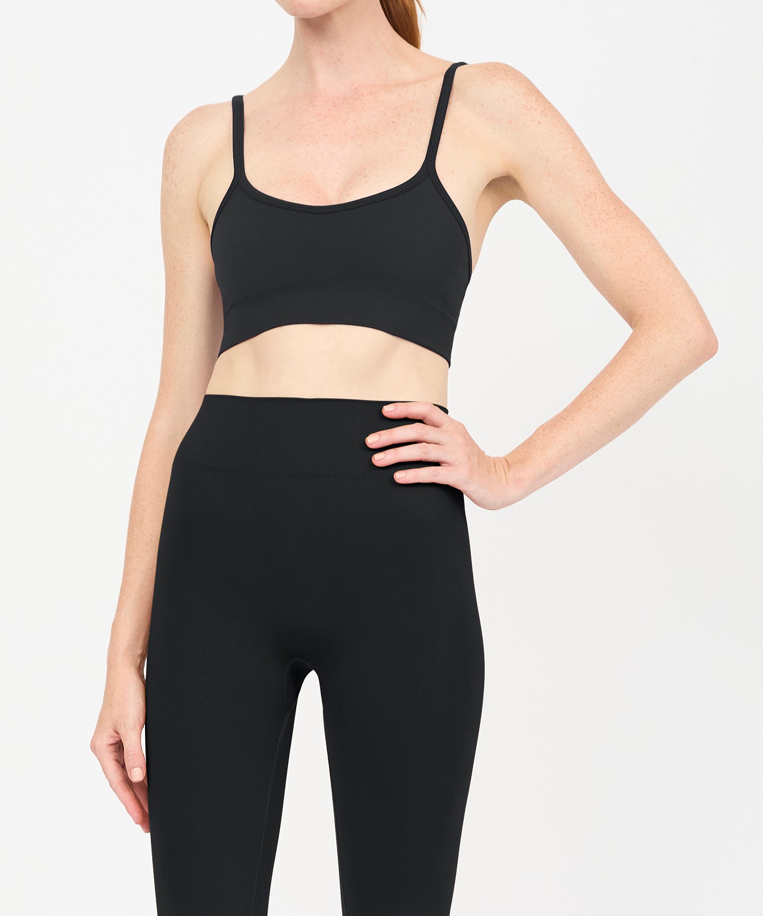 Form Movement V-Neck Bra - Black