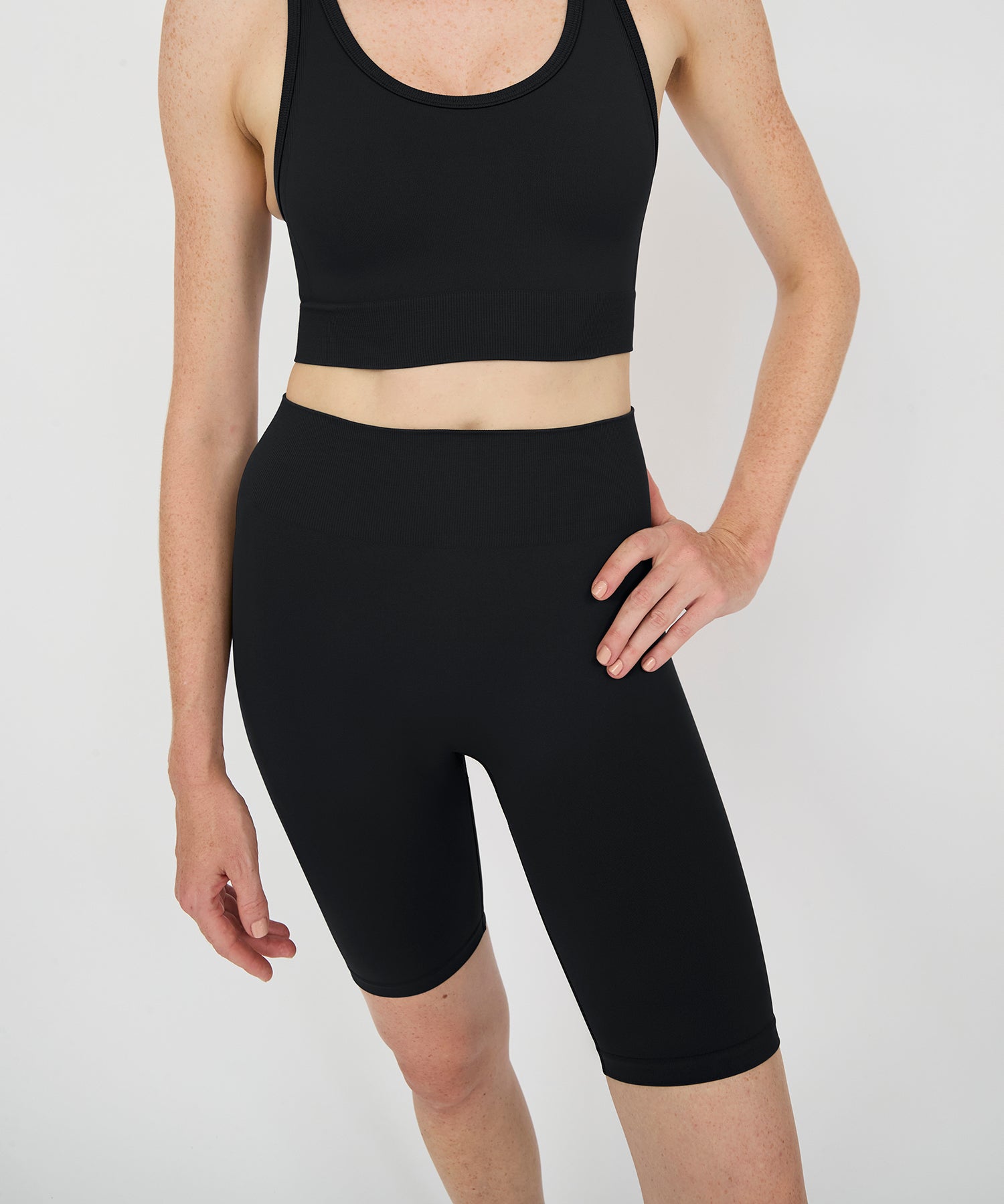 Form Movement Biker Short 6" - Black